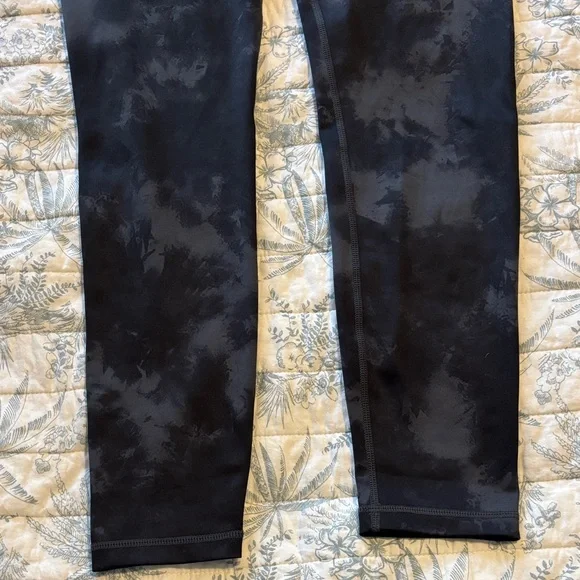 Woman’s All Fenix SZ L Compression High-Rise Black Tie-Dye Leggings - Picture 3 of 11